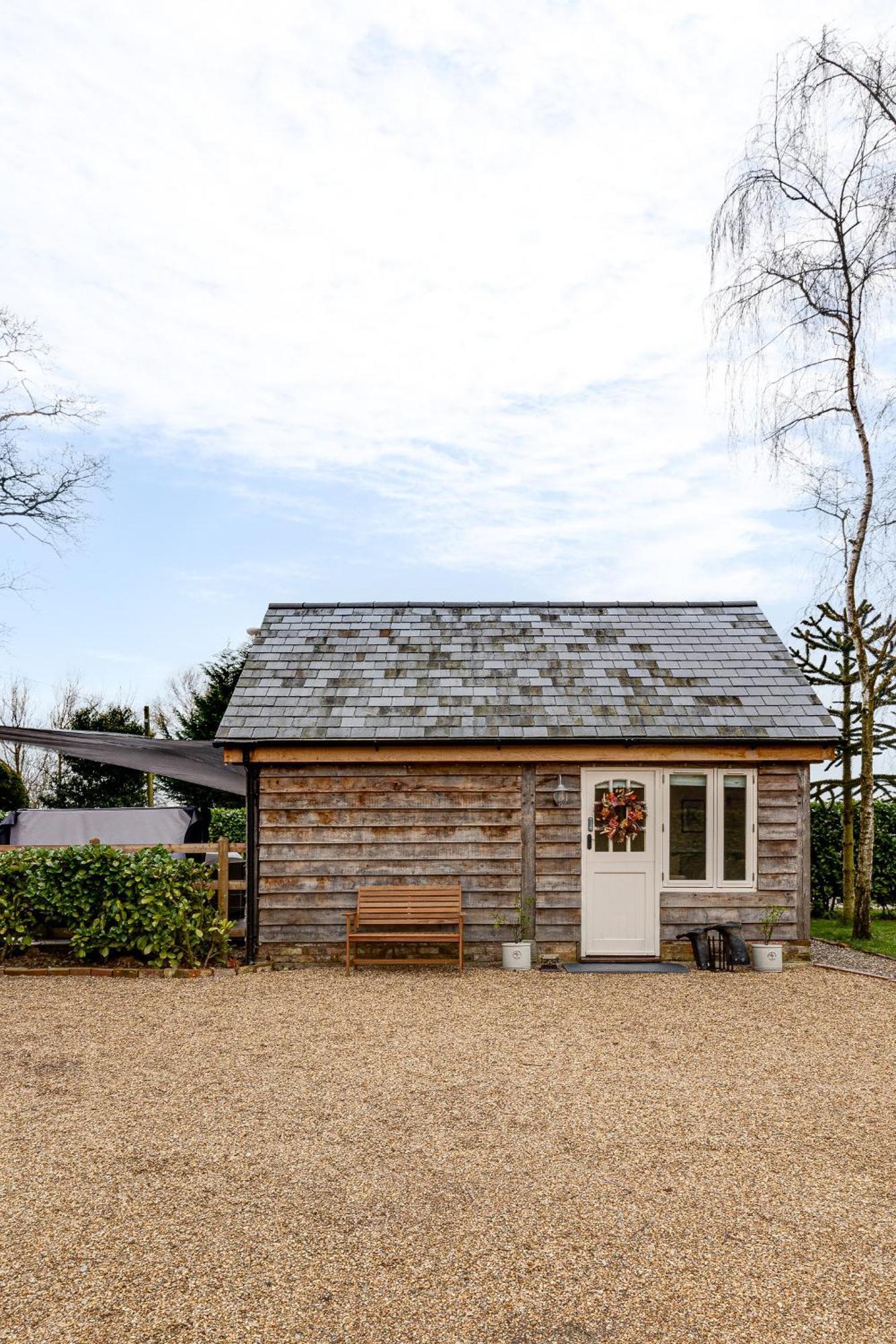 Oak Tree Hideaway Villa Whitchurch  Exterior foto