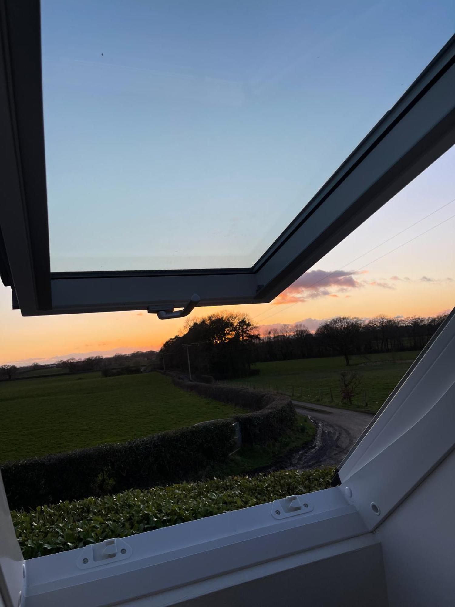 Oak Tree Hideaway Villa Whitchurch  Exterior foto